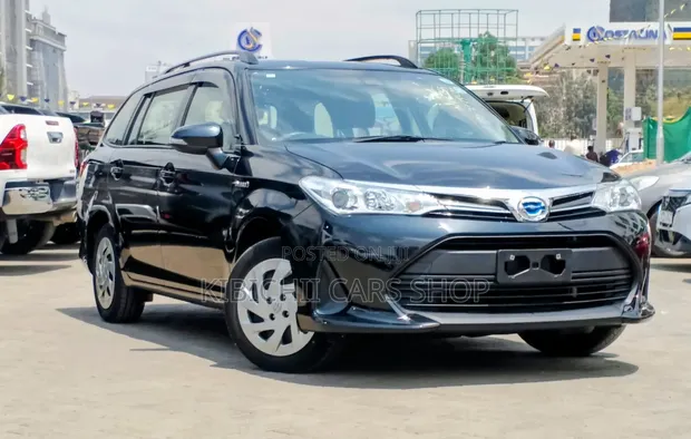 Toyota Corolla Fielder 1.5 Hybrid FWD 2020 Black - 1