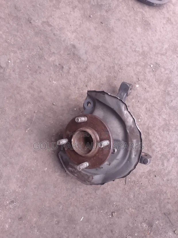 Toyota Vitz Rear Hub (Used) - 1