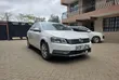 Volkswagen Passat 2011 White - 3