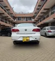 Volkswagen Passat 2011 White - 4