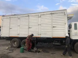 Mitsubishi Fuso Mahewa Truck Body 2019 White