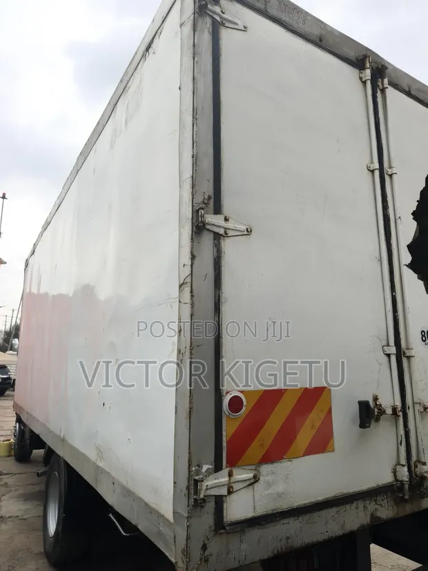Isuzu FVR23 Refrigerated Truck 2008 - 1