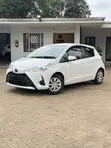 Toyota Vitz 2019 Nyeupe - 2