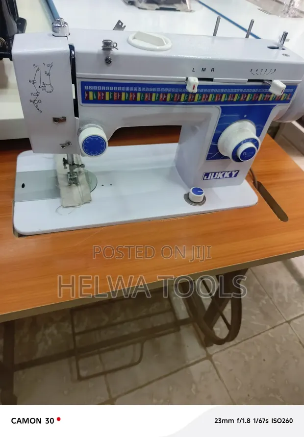 Mashine Mpya ya Kushona Embroidery na Zigzag na Motor - 1