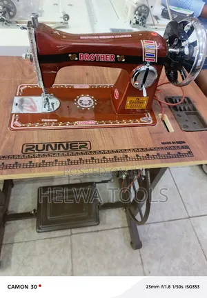 Brother Industrial Sewing Machine na Meza