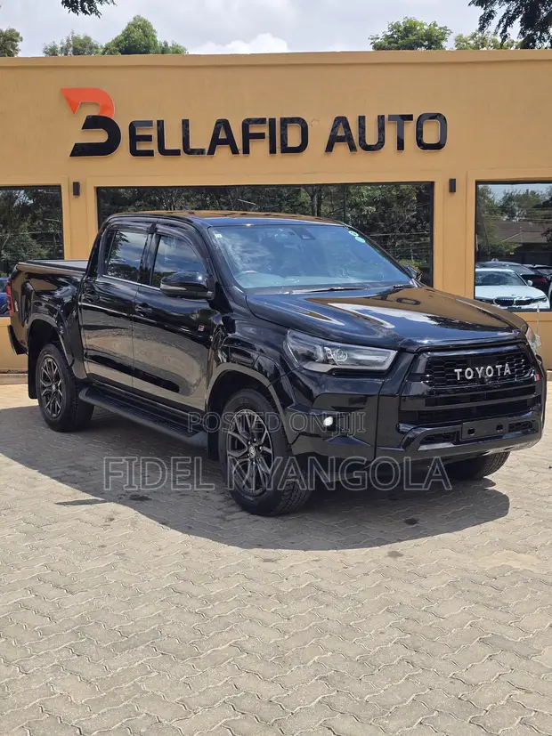 Toyota Hilux Revo Double Cab 2.8 Diesel AWD 2021 Nyeusi - 1