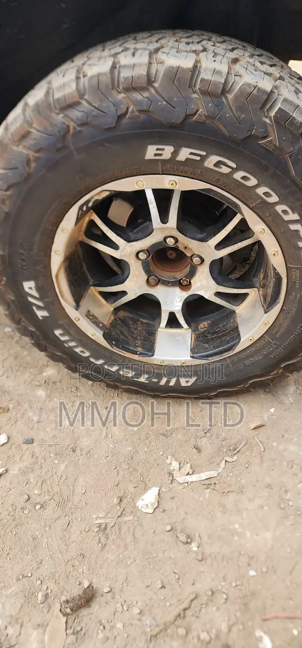 Matairi ya BF Goodrich All-Terrain (Yaliyotumika Kidogo) - 1