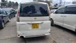 Nissan Serena 2009 Nyeupe - 5