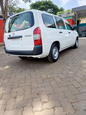 Toyota Succeed Van 2019 Nyeupe