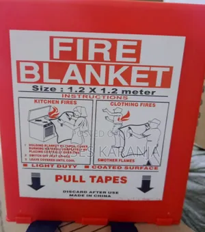 1.2m x 1.2m Emergency Fire Blanket for Kitchen & Clothing Fires