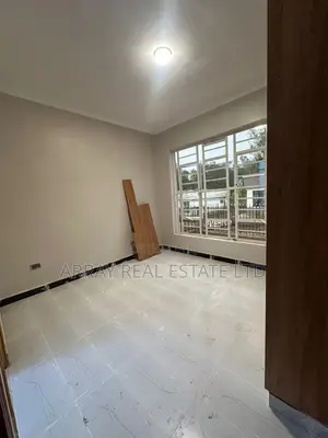 Bungalow ya Vyumba 3 vya Kulala kwa Uuzaji Karai