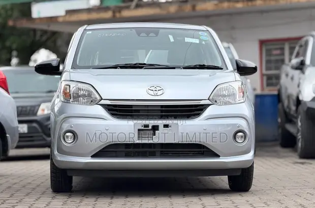 Toyota Passo 1.0 FWD 2019 Silver - 1