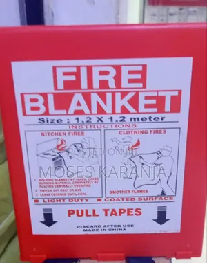 1.2m x 1.2m Emergency Fire Blanket for Kitchen & Clothing Fires
