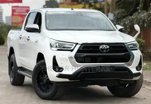 Toyota Hilux Revo 2.8 Diesel Double Cab 2021 Pearl