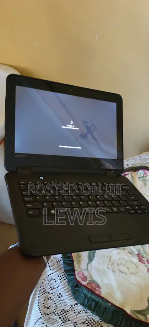 Lenovo 300e Convertible Laptop 4GB RAM, 128GB SSD