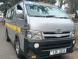 Toyota HiAce 2013 Nyeupe - 1
