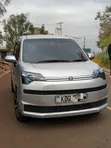 Toyota Spade 2018 Nyeusi - 3