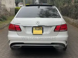 Mercedes-Benz E250 2015 Nyeupe