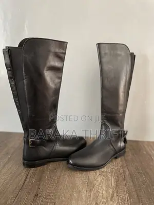 Clarks Black Leather Calf Length Boots (Size 38.5)