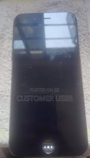 Apple iPhone 7 256GB Nyeusi (Inahitaji Skrini na Home Button Zirekebishwe)