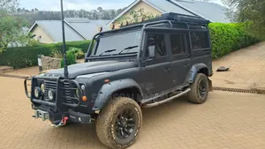 Land Rover Defender 2000 Nyeusi