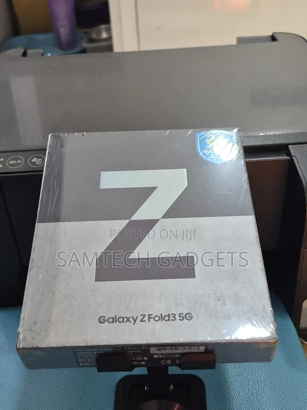 New Samsung Galaxy Z Fold3 5G 256GB Black - 1