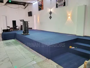 Usambazaji na Ufungaji wa Carpeti za Bluu