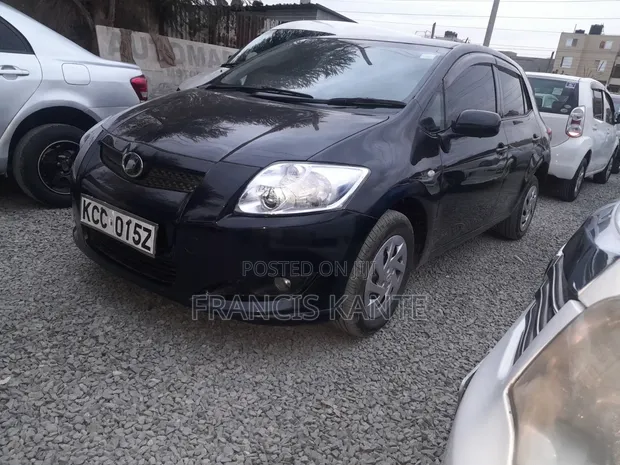 Toyota Auris 2010 Nyeusi - 1
