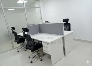 4-Person Workstation - Mpya Kabisa
