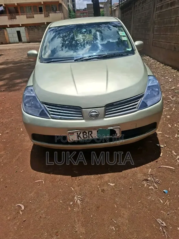 Nissan Tiida 1.5L 16V 2006 Gold - 1