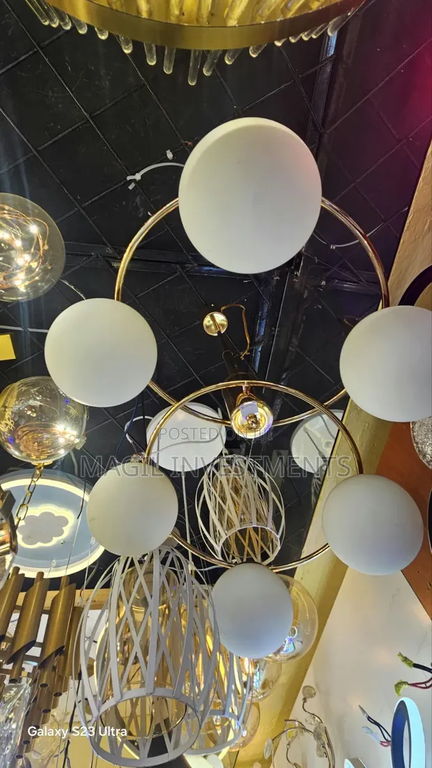 Chandelier ya Mwangaza 6 - Dhahabu na Nyeupe Maziwa - 1