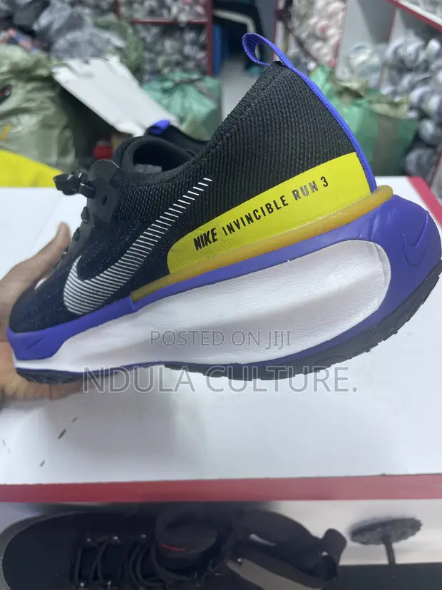 Nike ZoomX Invincible Run Flyknit 3 - 1
