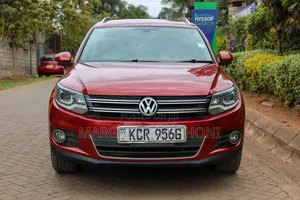 Volkswagen Tiguan 2011 Rangi ya Maroon