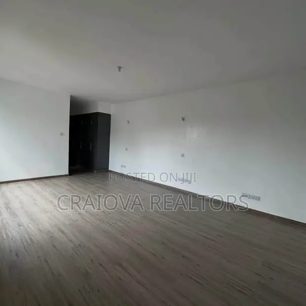 5-Bedroom Luxury Villa for Sale in Hardy, Karen - 1