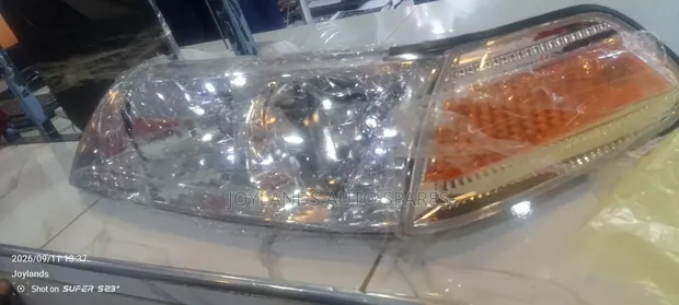 Taa ya Mbele ya Toyota Mark II GRX100 - 1