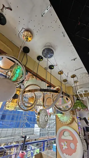Chandelier ya LED ya Rangi Tatu