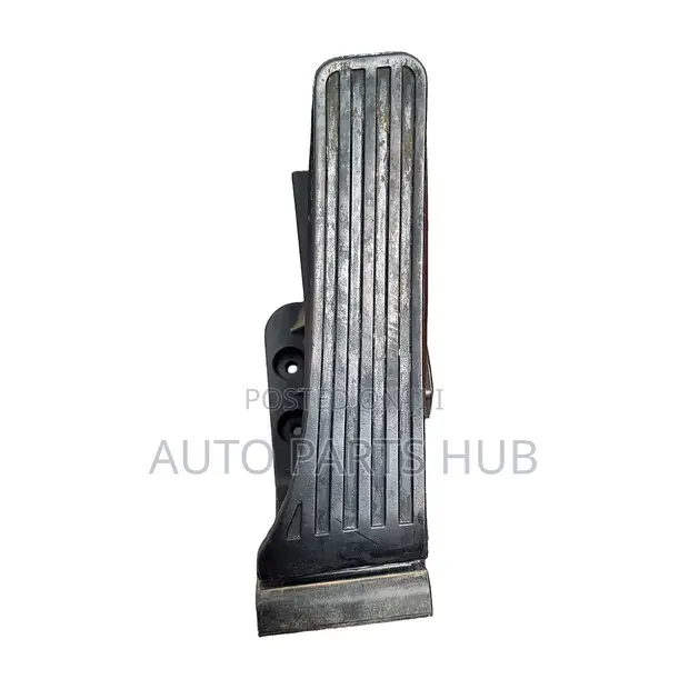 Mercedes-Benz W204 Accelerator Pedal Assembly - 1