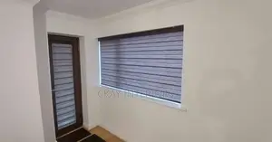 Horizontal Office Blinds - Mpya Kabisa