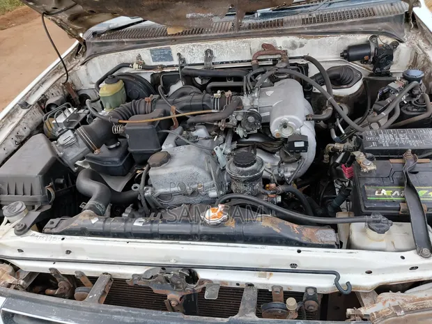Toyota Hilux Surf 2.7 SSR 2002 Nyeupe - 1