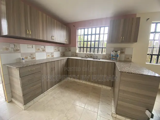 4 Bedroom Mansion for Rent in Kitengela - 1