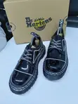 Viatu vya Dr. Martens "Wet Look" Platform Derby - 5
