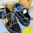 Viatu vya Dr. Martens "Wet Look" Platform Derby - 2