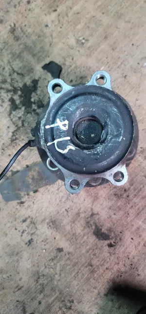 Nissan Navara 4WD Wheel Hub Bearing (Used)