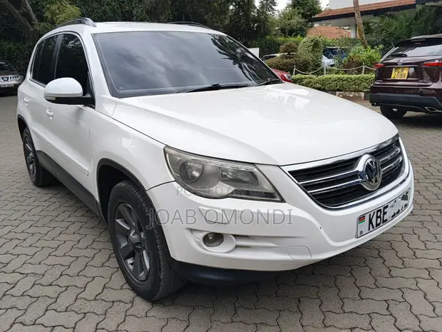 Volkswagen Tiguan 2008 White - 1