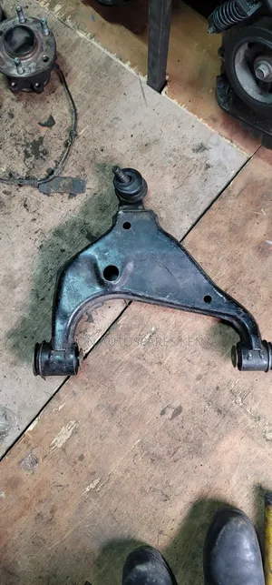 Toyota Hilux Revo 4WD Lower Arm (Used)