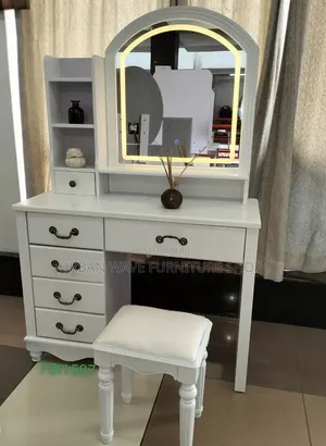 Classic Vanity Dressing Mirror - Brand New