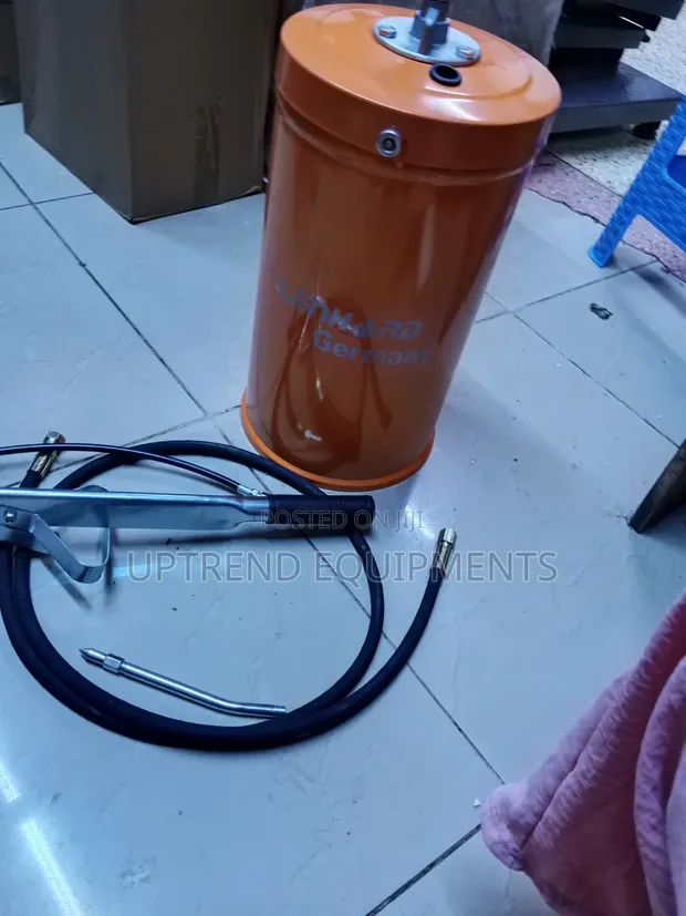 Heavy Duty 16kg Manual Grease Pump - 1