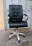 Office Classic Leather Waiting Chairs (Set of 4) - 3