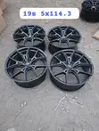 Rims Nyeusi za 19 Inch 5x114.3 - 1