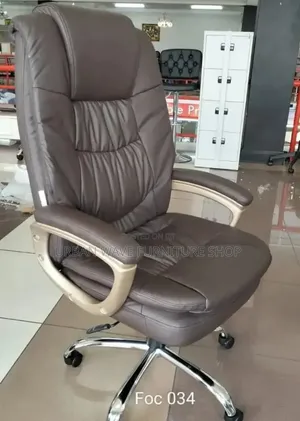 Boss Office Products Executive Swivel Chair - Brand New